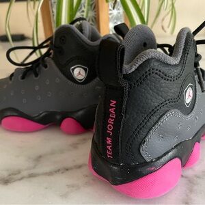 Nike Jordan Jumpman Team 2 Sneakers GRAY PINK & BKACK Lace Up US 11.5 C EUC